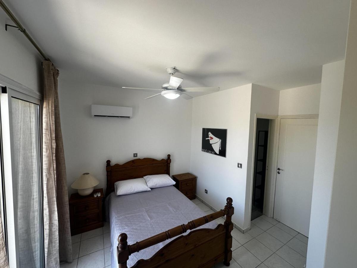 Paradeisos Is A Stunning 2-bed House In Ferienhaus *