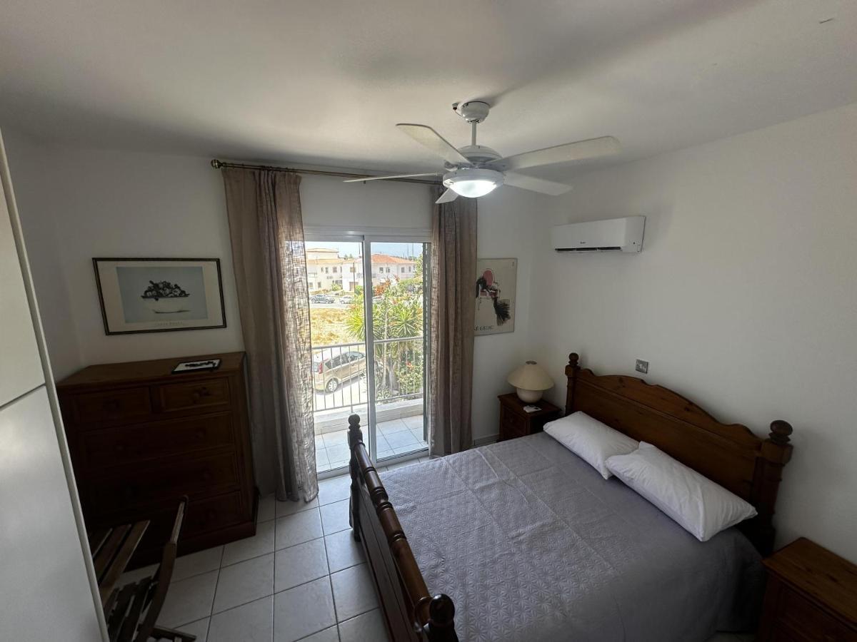 Paradeisos Is A Stunning 2-bed House In Дом отдыха *